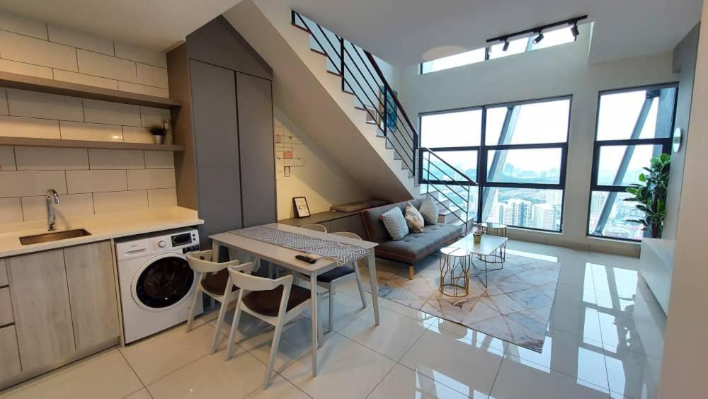 Arte Mont Kiara Host By Host Corner Suites Куала Лумпур Екстериор снимка