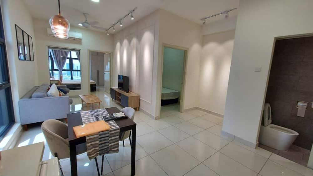 Arte Mont Kiara Host By Host Corner Suites Куала Лумпур Екстериор снимка